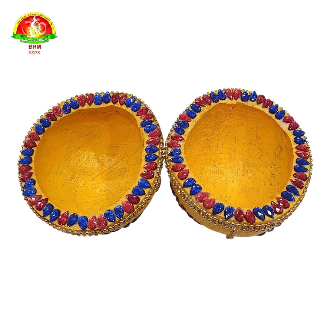 Pelli Fancy Kudakalu