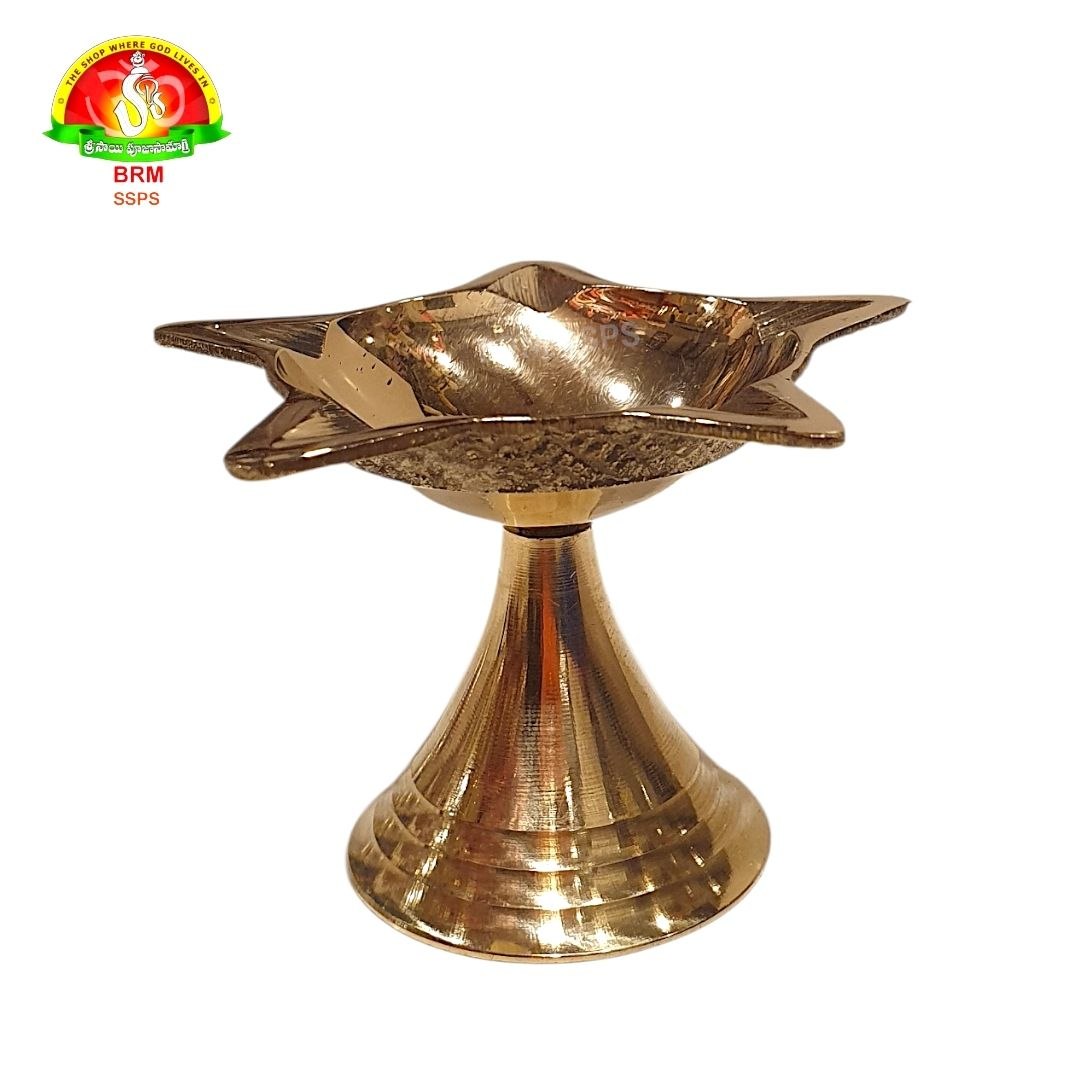 Premium Brass Star Deepam – 5cm Traditional Pooja Lamp